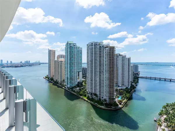 300 Biscayne Blvd #2505, Miami, FL 33131