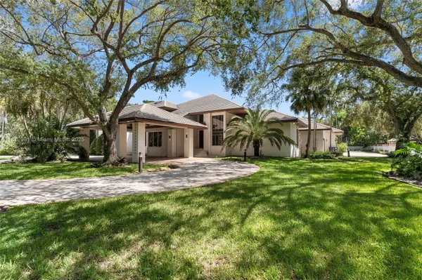 6190 SW 102nd St, Pinecrest, FL 33156