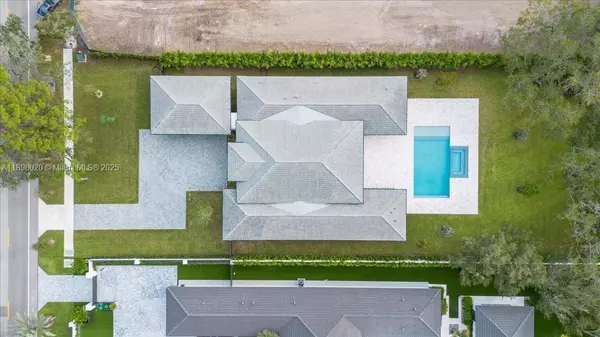 7110 SW 82 ave, Miami, FL 33143