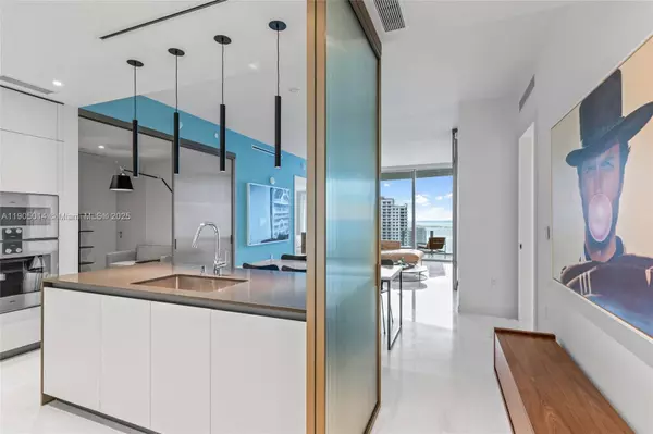 300 Biscayne Blvd Way #2505, Miami, FL 33131