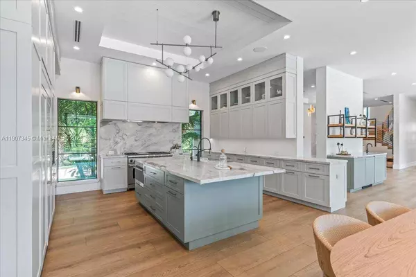 11907 SW 70th Ave, Pinecrest, FL 33156