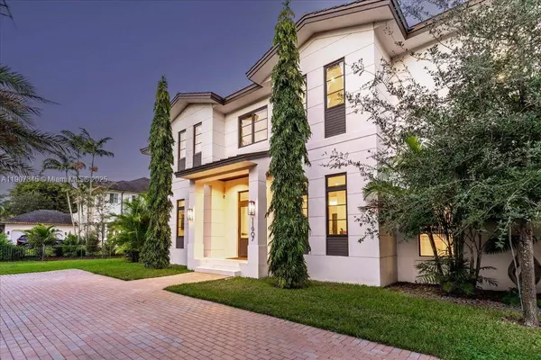 11907 SW 70th Ave, Pinecrest, FL 33156