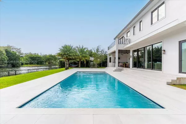 11907 SW 70th Ave, Pinecrest, FL 33156