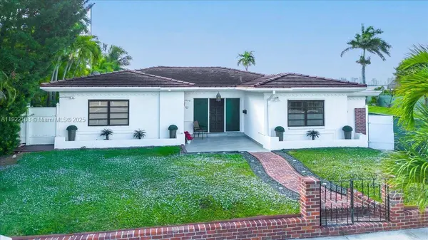 1680 S Treasure Dr, North Bay Village, FL 33141