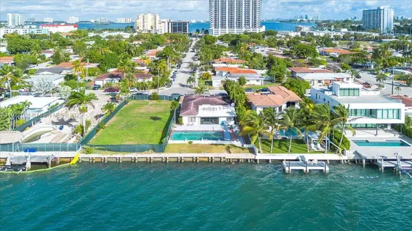 1680 S Treasure Dr, North Bay Village, FL 33141