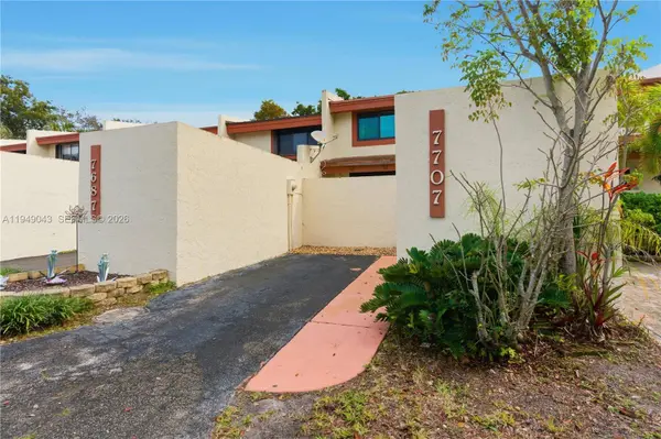 7707 SW 105th Pl, Miami, FL 33173