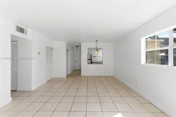6705 N Kendall Dr #306, Pinecrest, FL 33156