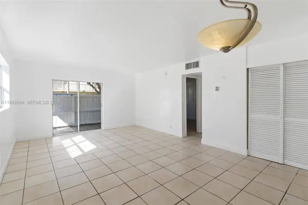 6705 N Kendall Dr #306, Pinecrest, FL 33156