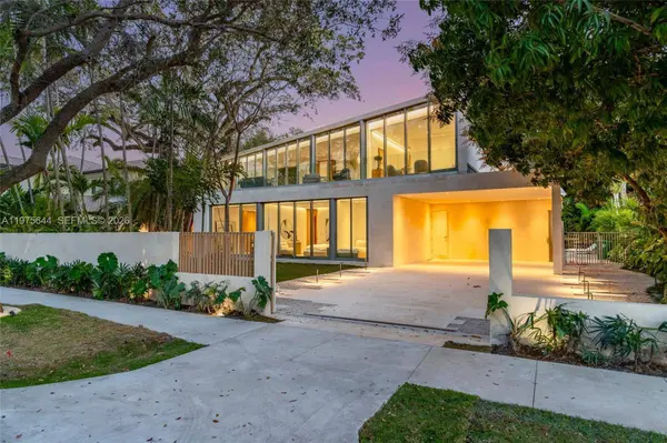 1616 Onaway Dr, Miami, FL 33133