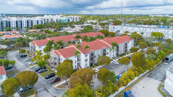 6861 SW 44th St #109, Miami, FL 33155