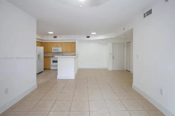 6861 SW 44th St #109, Miami, FL 33155