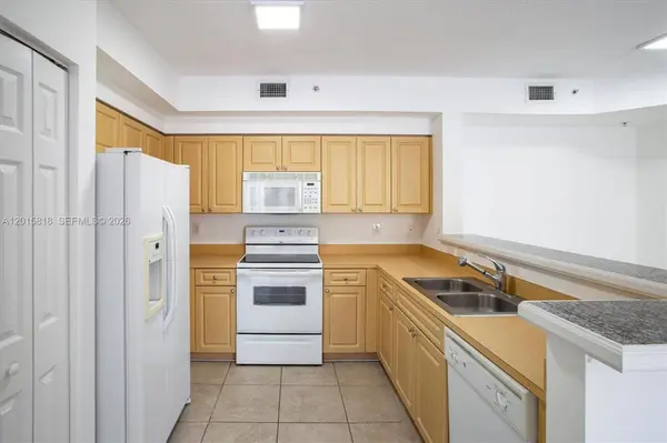 6861 SW 44th St #109, Miami, FL 33155