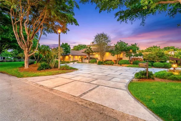 451 Ridge Rd, Coral Gables, FL 33143