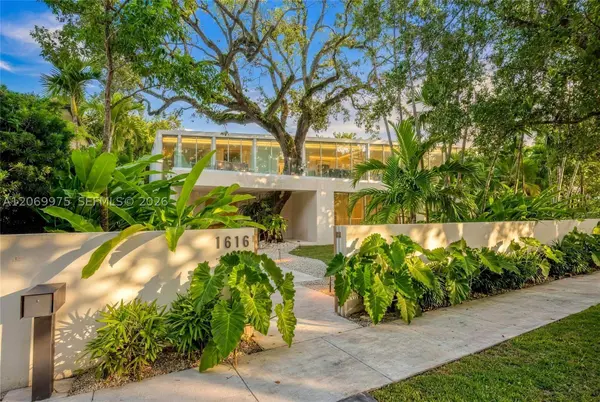 1616 Onaway Dr, Miami, FL 33133