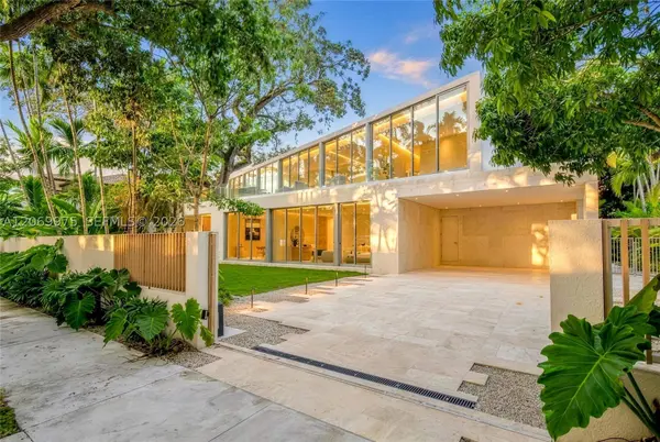 1616 Onaway Dr, Miami, FL 33133