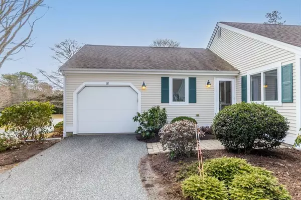 18 Driver Ln #18, Mashpee, MA 02649