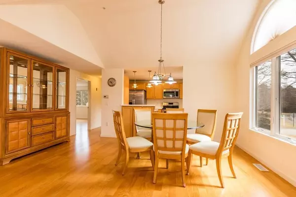 18 Driver Ln #18, Mashpee, MA 02649