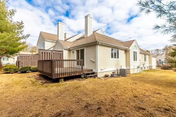 18 Driver Ln #18, Mashpee, MA 02649