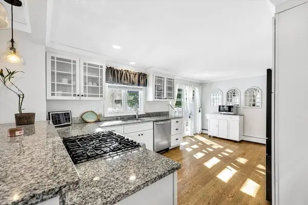 169 Cedric Rd, Barnstable, MA 02632