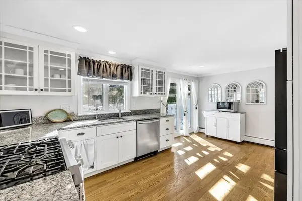 169 Cedric Rd, Barnstable, MA 02632