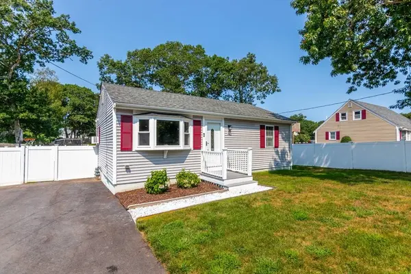 4 Standish Ave, Wareham, MA 02538