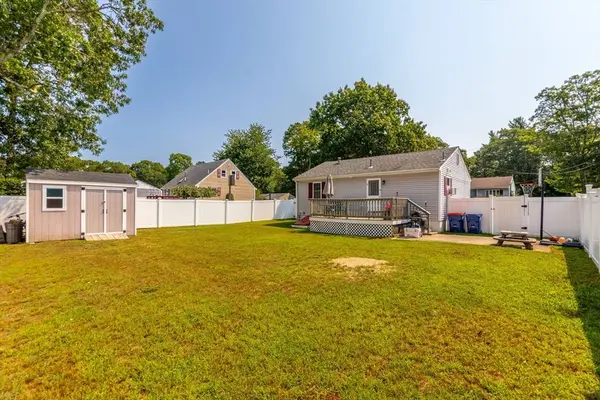 4 Standish Ave, Wareham, MA 02538