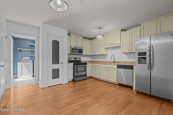 182 Gunner CT, Broadway, NC 27505