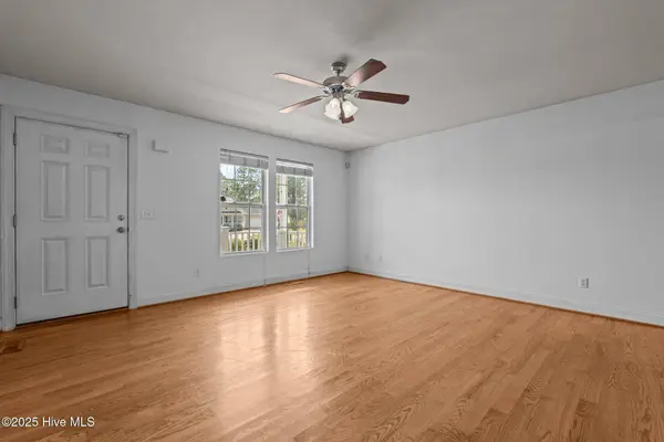 182 Gunner CT, Broadway, NC 27505