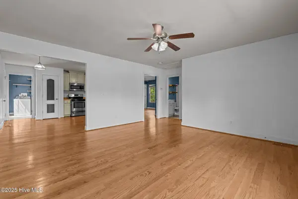 182 Gunner CT, Broadway, NC 27505