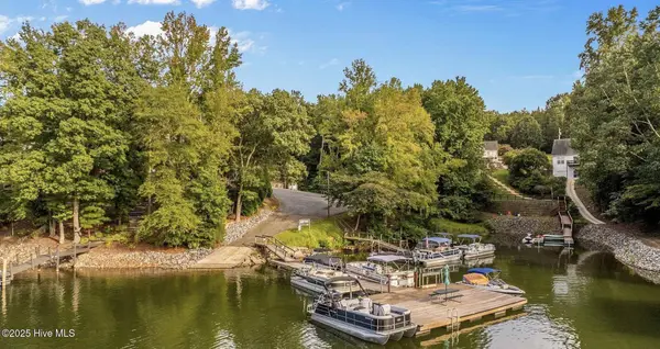 26 Spring Shore RD, Statesville, NC 28625