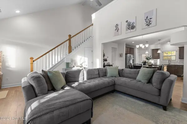 1812 Stackhouse DR, Fayetteville, NC 28314
