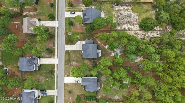 1140 Whitney DR, Aberdeen, NC 28315