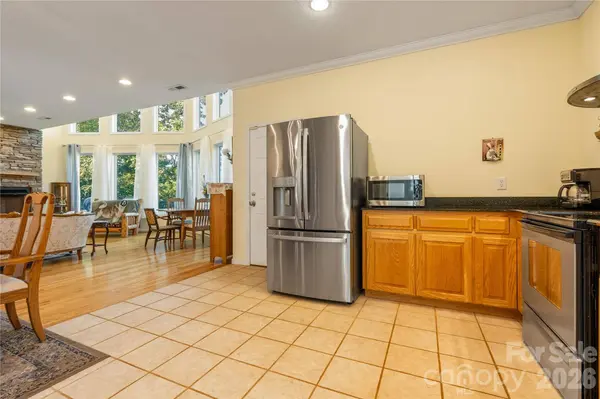 296 Acorn LN, Rutherfordton, NC 28139