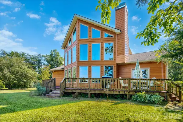 296 Acorn LN, Rutherfordton, NC 28139