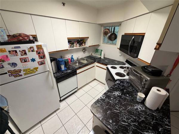 9156 Collins Ave #107, Surfside, FL 33154