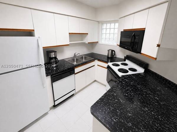 9156 Collins Ave #107, Surfside, FL 33154