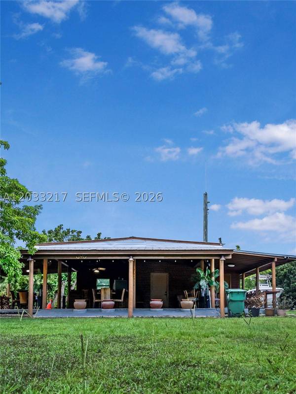 21060 SW 213th Ave, RD, Unincorporated Dade, FL 33187