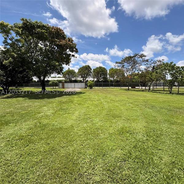 21060 SW 213th Ave, RD, Unincorporated Dade, FL 33187