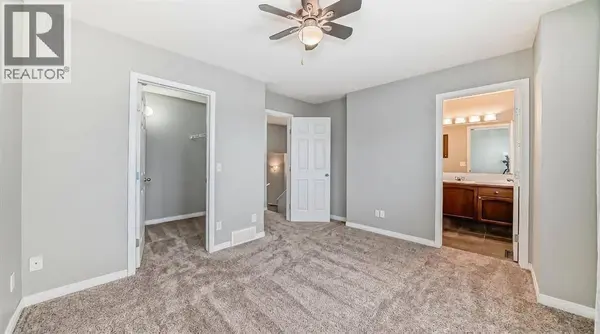 17 Copperfield Court SE, Calgary, AB T2Z4Z3