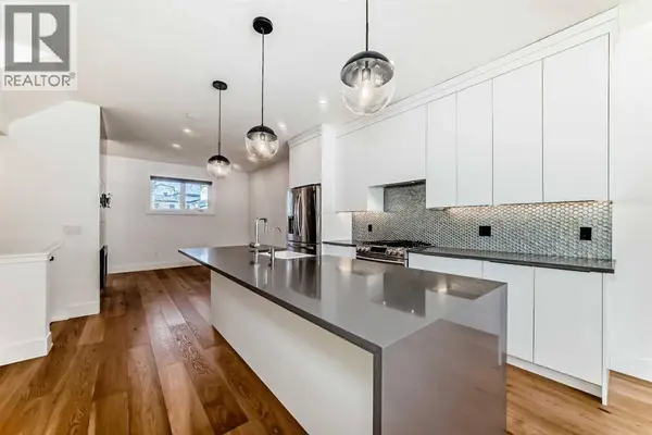 3704 28 Avenue SW, Calgary, AB T3E2Z9