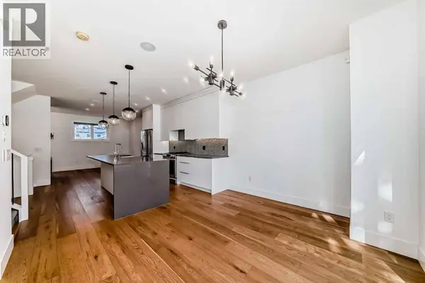 3704 28 Avenue SW, Calgary, AB T3E2Z9