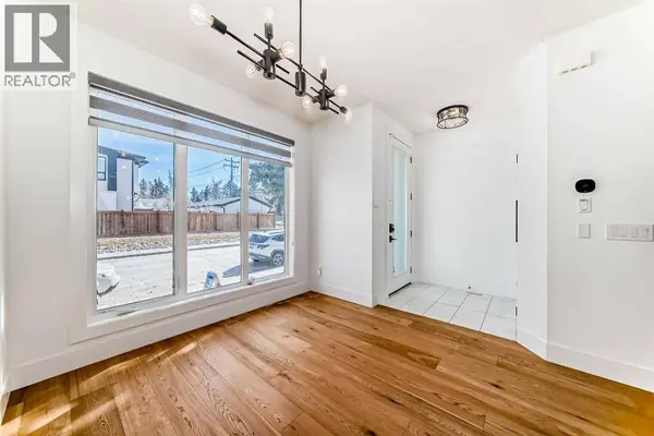 3704 28 Avenue SW, Calgary, AB T3E2Z9