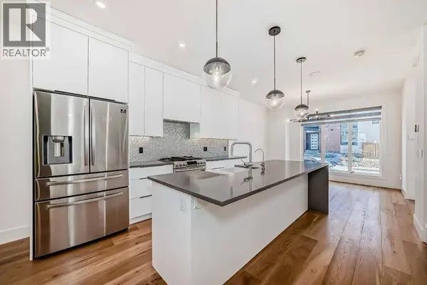 3704 28 Avenue SW, Calgary, AB T3E2Z9