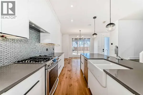 3704 28 Avenue SW, Calgary, AB T3E2Z9