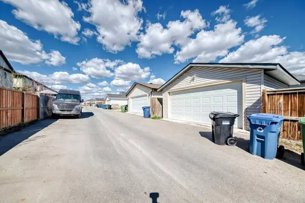 231 Saddlebrook WAY NE, Calgary, AB T3J 0B5