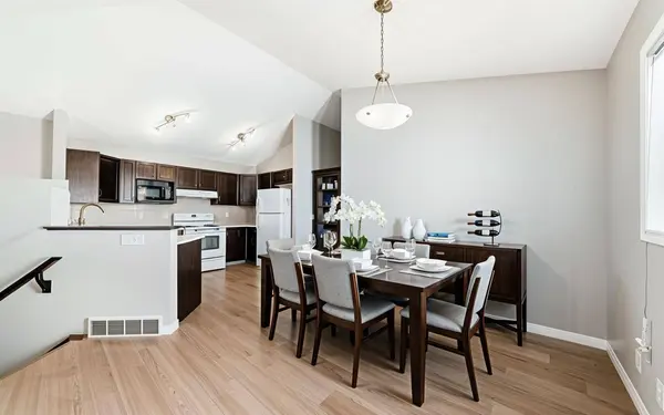 231 Saddlebrook WAY NE, Calgary, AB T3J 0B5