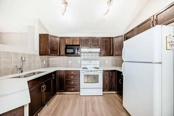 231 Saddlebrook WAY NE, Calgary, AB T3J 0B5