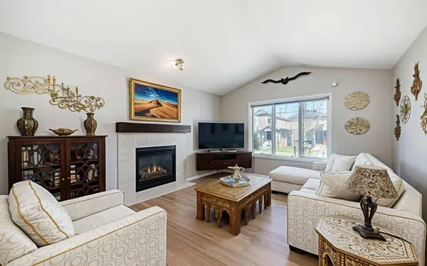 231 Saddlebrook WAY NE, Calgary, AB T3J 0B5