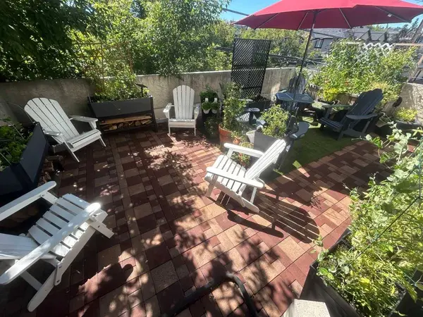 1607 26 AVE SW #2, Calgary, AB T2T 1C7