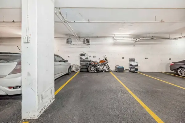 1000 15 AVE SW #201, Calgary, AB T2R 0S6